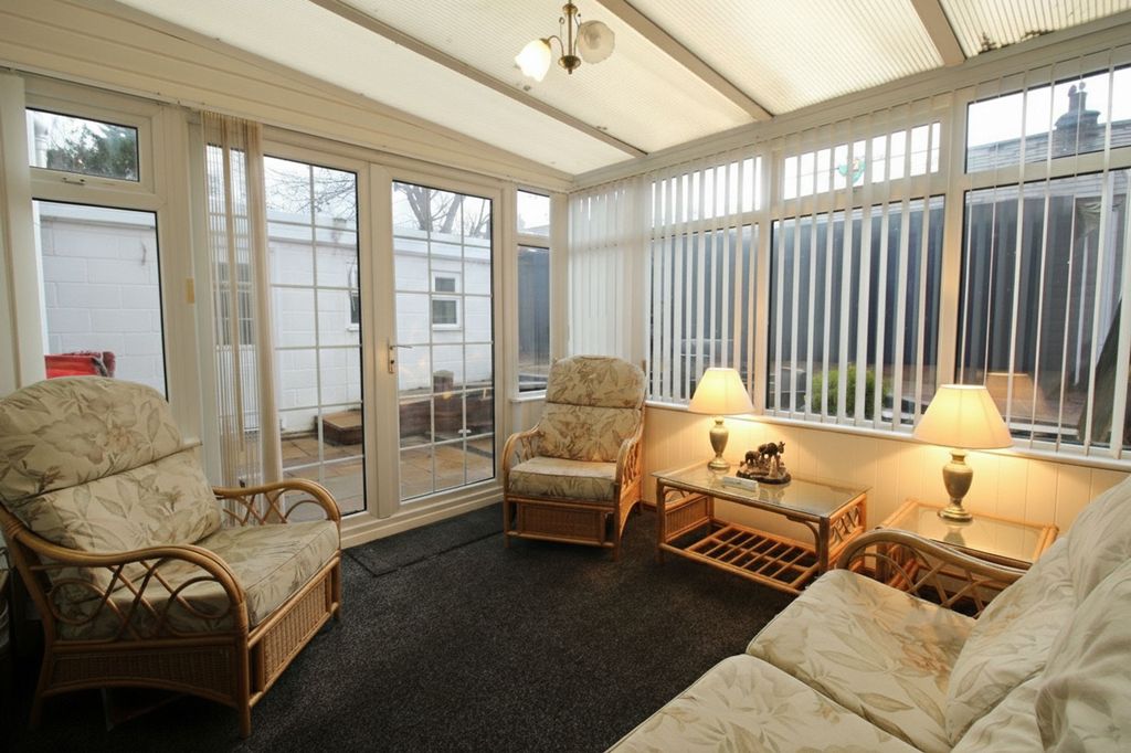 Property photo 2 of 32 Conservatory