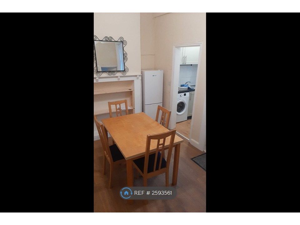Property photo 3 of 9 Dining Room