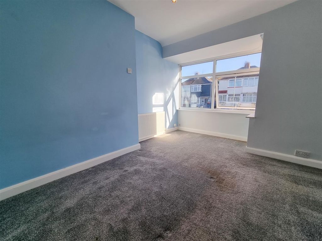 Property photo 2 of 13 86484.Jpg