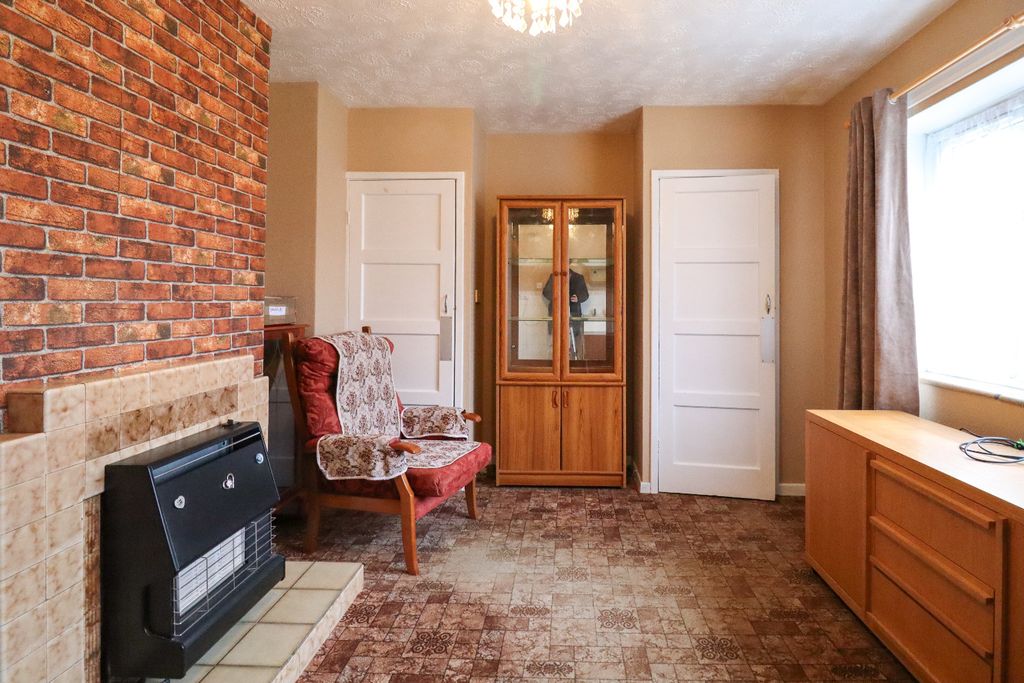 Property photo 2 of 10 3779004