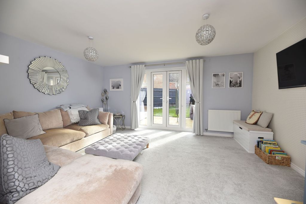 Property photo 2 of 21