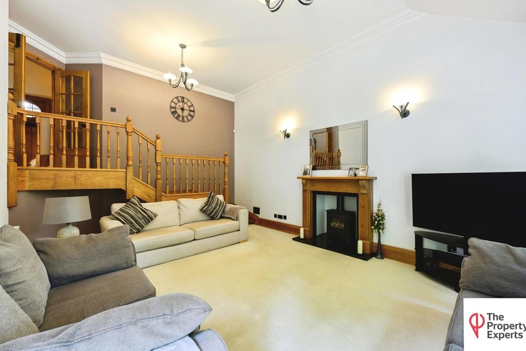 Property photo 2 of 27 Pbox-Img.Jpg