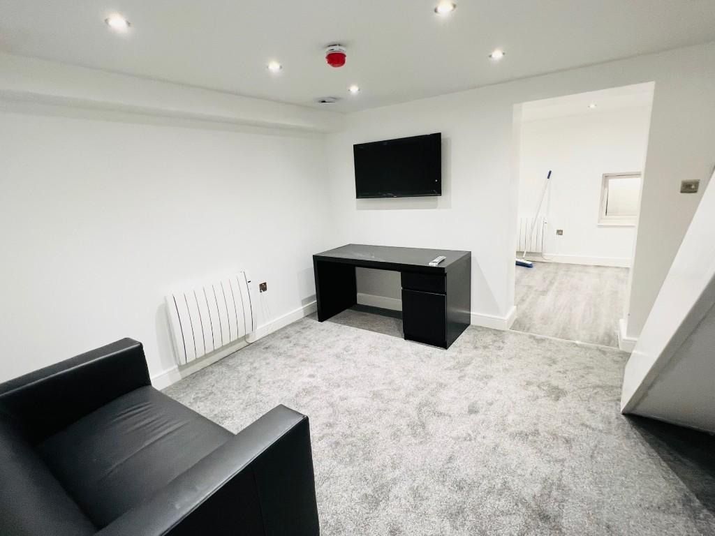 Property photo 2 of 7 4648472