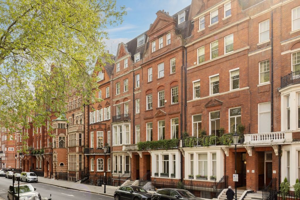 Cadogan Square, London SW1X, 2 bed flat for sale, £7,500,000 ...