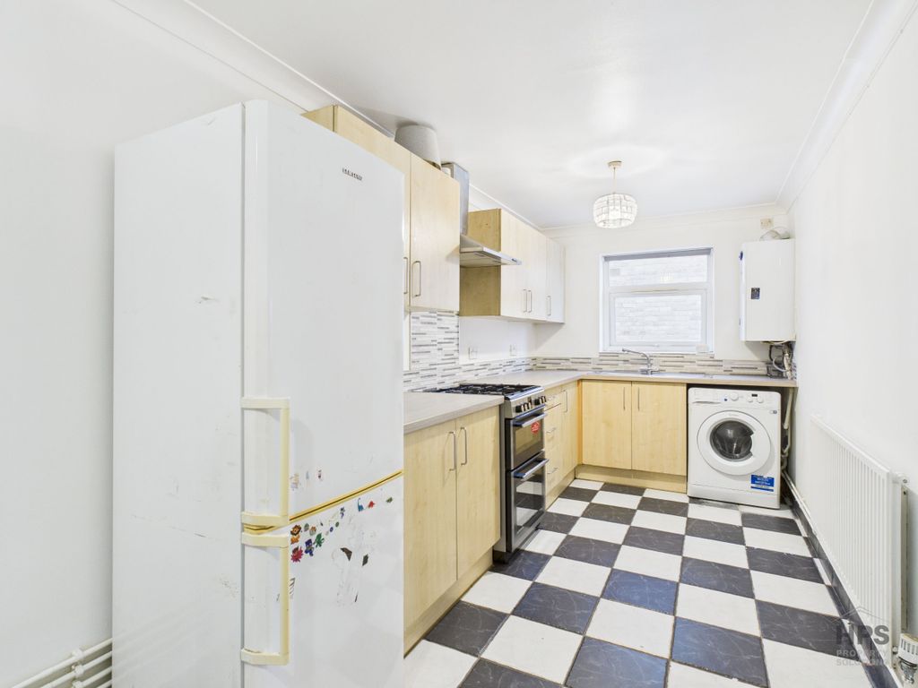 Property photo 3 of 12