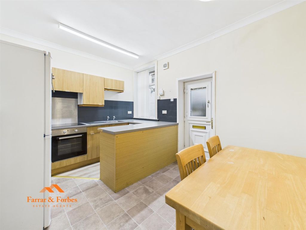 Property photo 3 of 19 Cam03956G0-Pr0183-Still008.Jpg