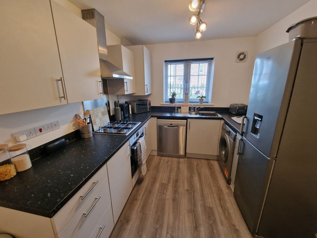 Property photo 3 of 15 Kitchen