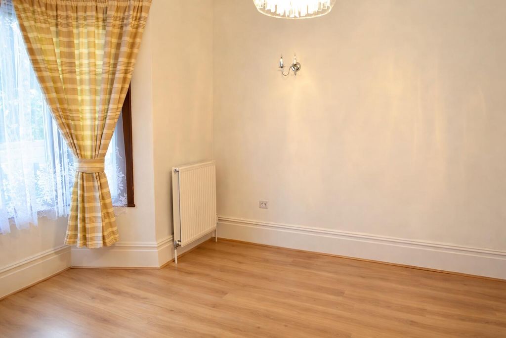 Property photo 2 of 10 Living Room