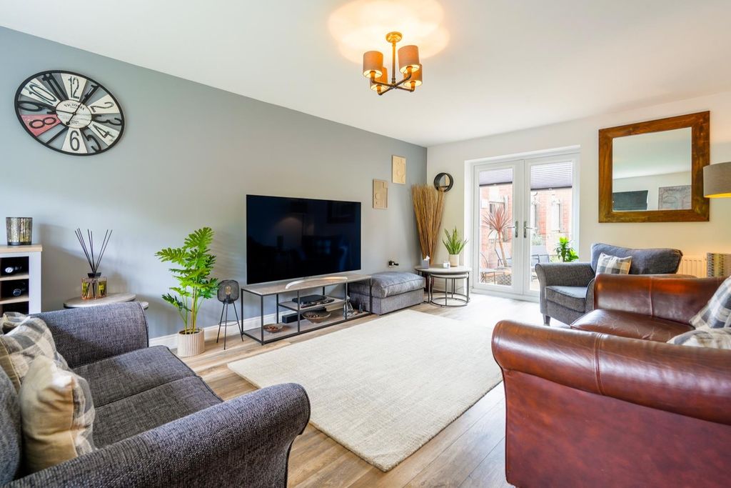 Property photo 2 of 14 Living Room