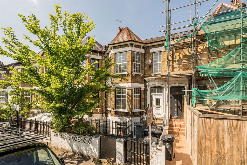Property photo 1 of 11