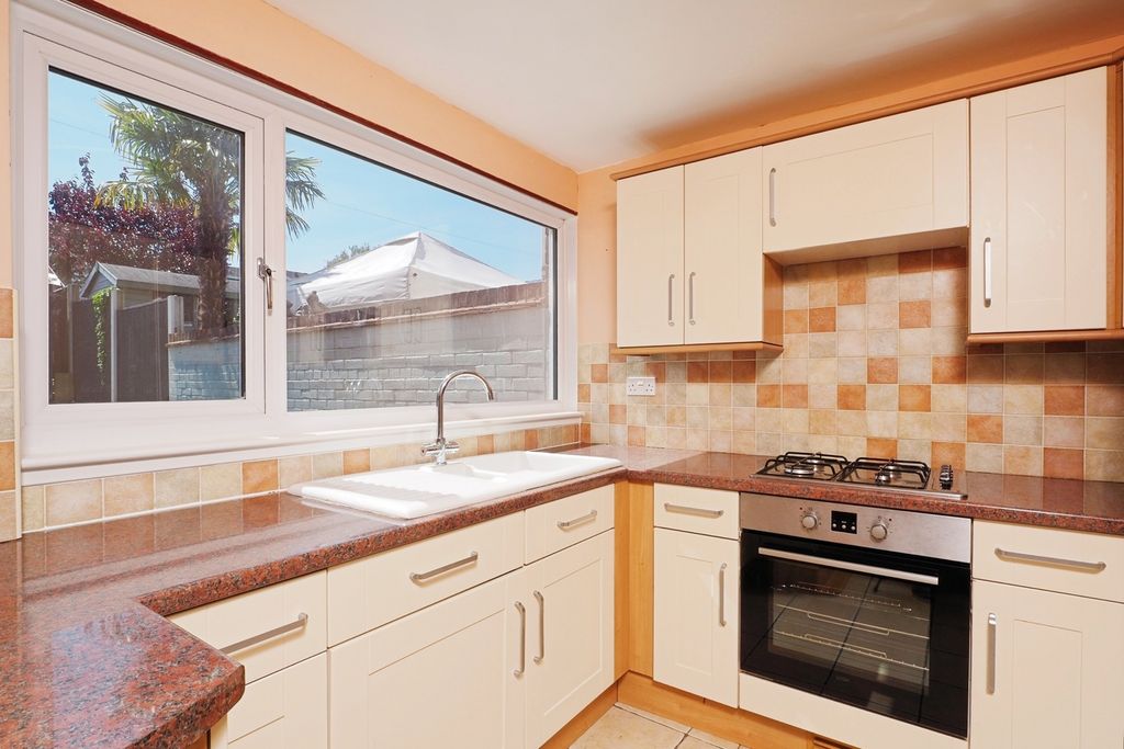 Property photo 3 of 22 Previous Kitchen