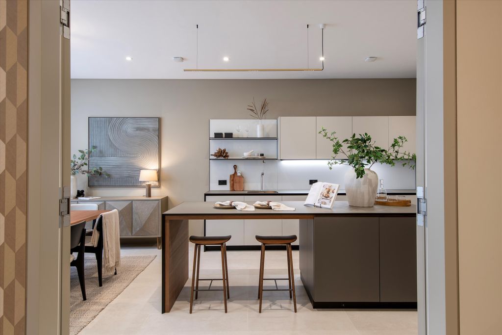 Property photo 1 of 21 Image