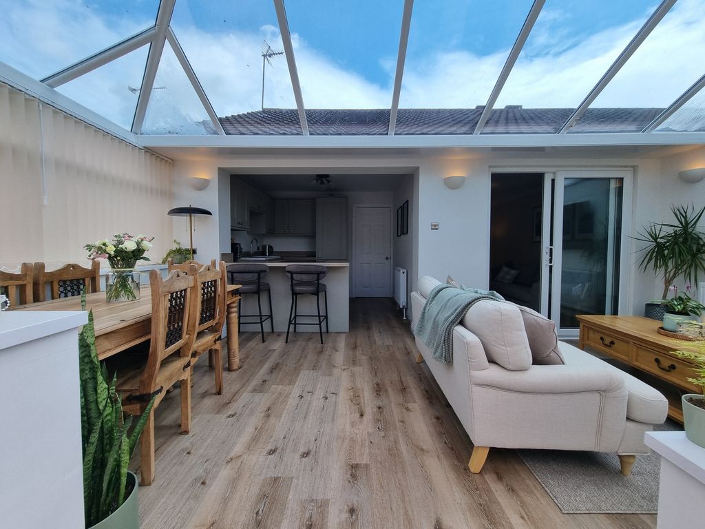 Property photo 2 of 18 Conservatory