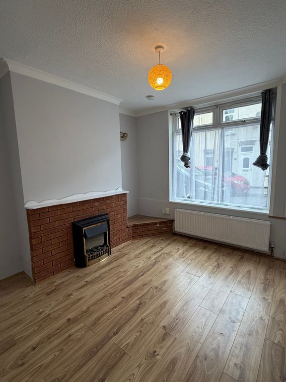 Property photo 2 of 11 Photo 1