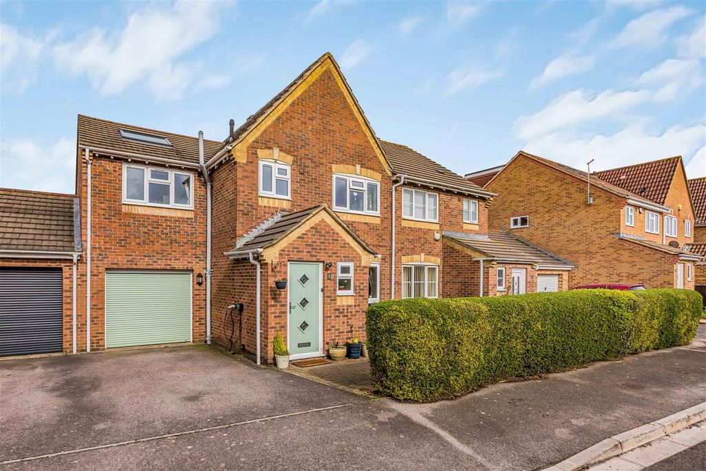 Property photo 1 of 20 3 Camelia Close, Denvilles-Small-Porticomarketing-