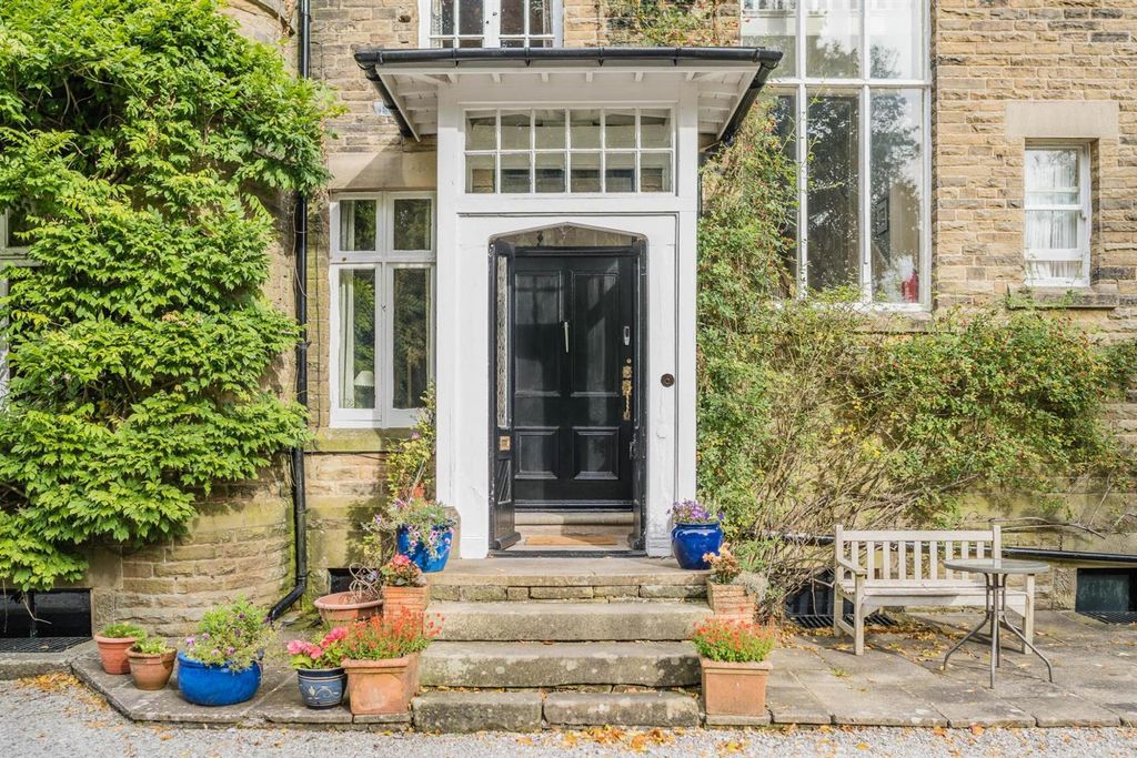 Property photo 3 of 41