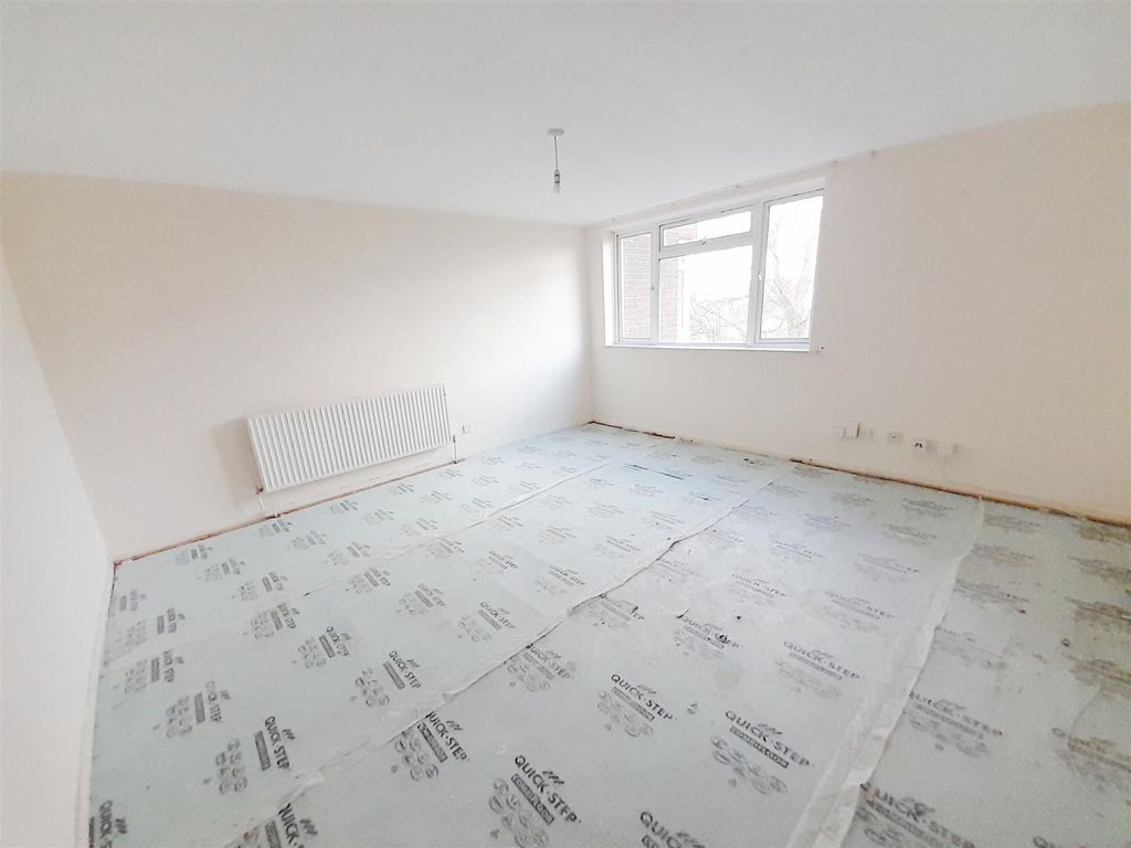 Property photo 2 of 9 1