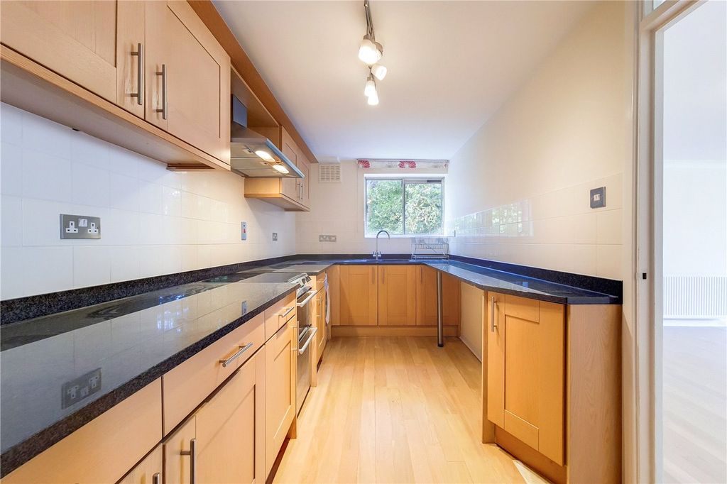 Property photo 3 of 15 Picture No. 32