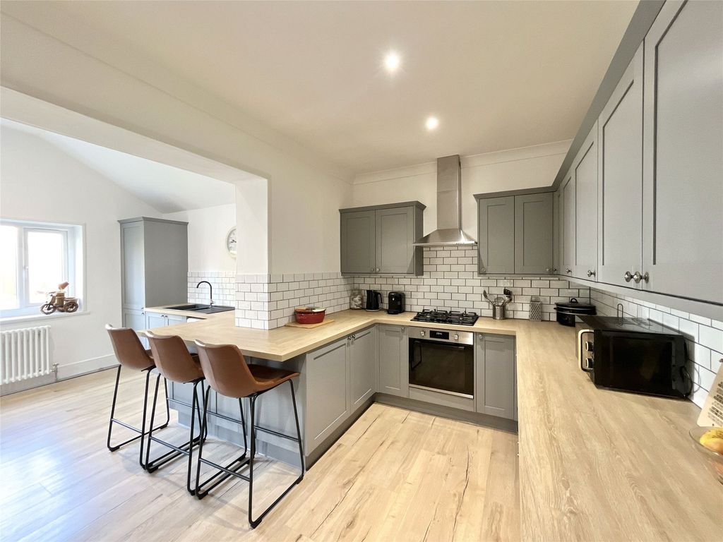 Property photo 2 of 14 Dining Kitchen