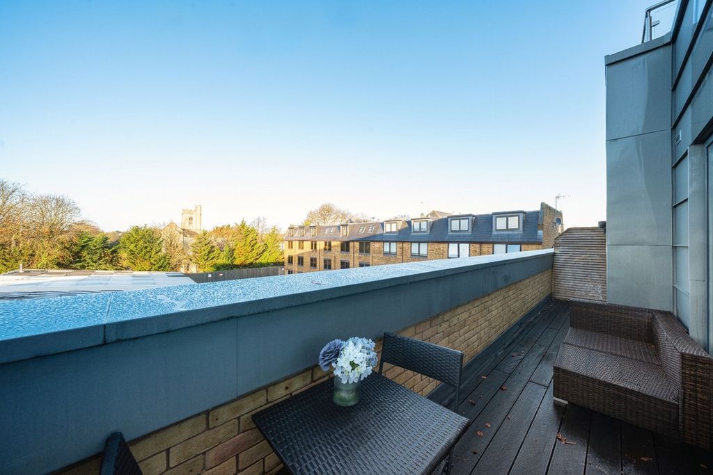 Property photo 3 of 8