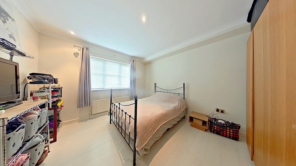 Property photo 3 of 8 Bedroom 1