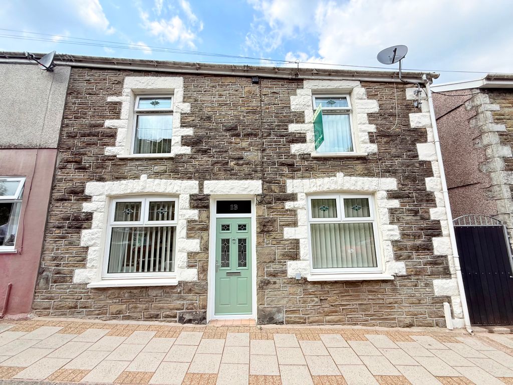 Property photo 1 of 28
