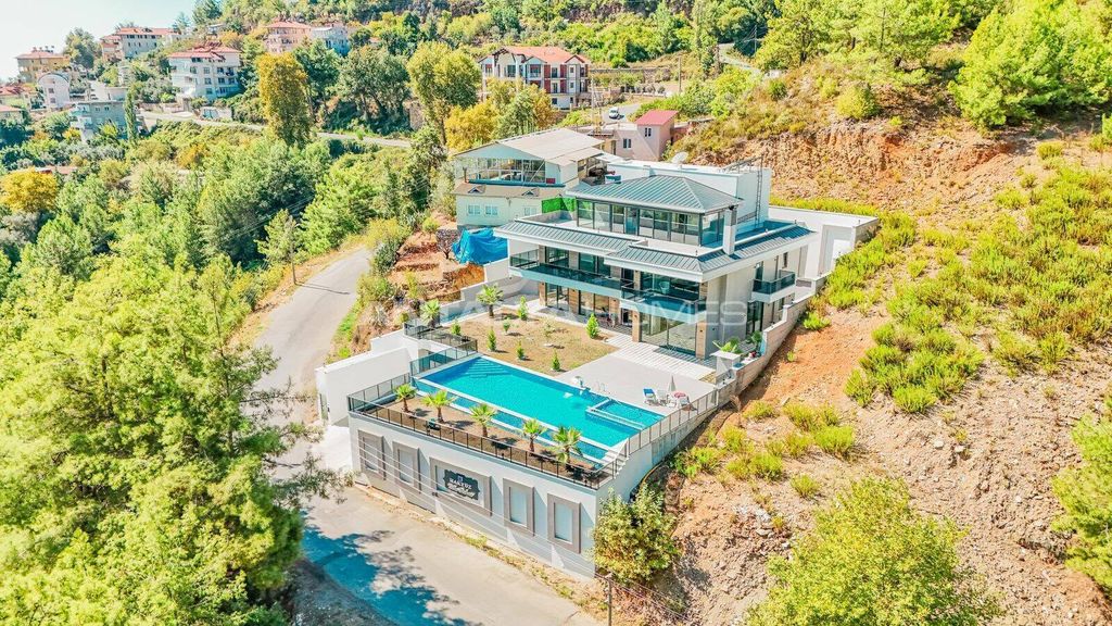 Property photo 1 of 50