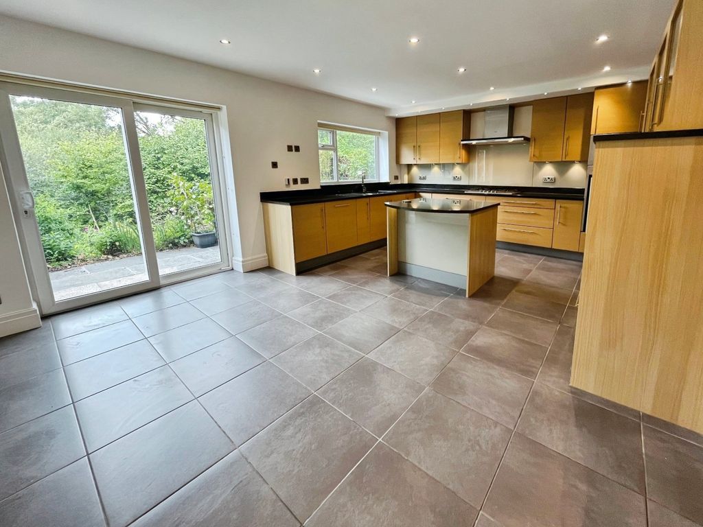 Property photo 3 of 24 Picture 3