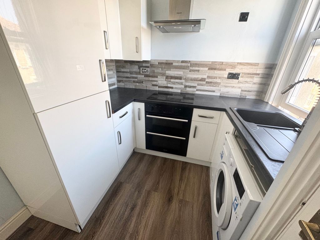 Property photo 1 of 8 Kitchen