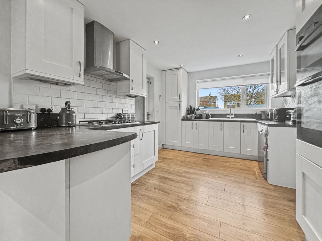 Property photo 3 of 31 19_Img_3993.Jpeg