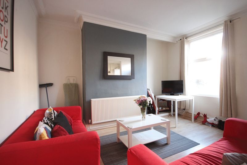 Property photo 2 of 9 6-Beechwood-Avenue-(4).Jpg