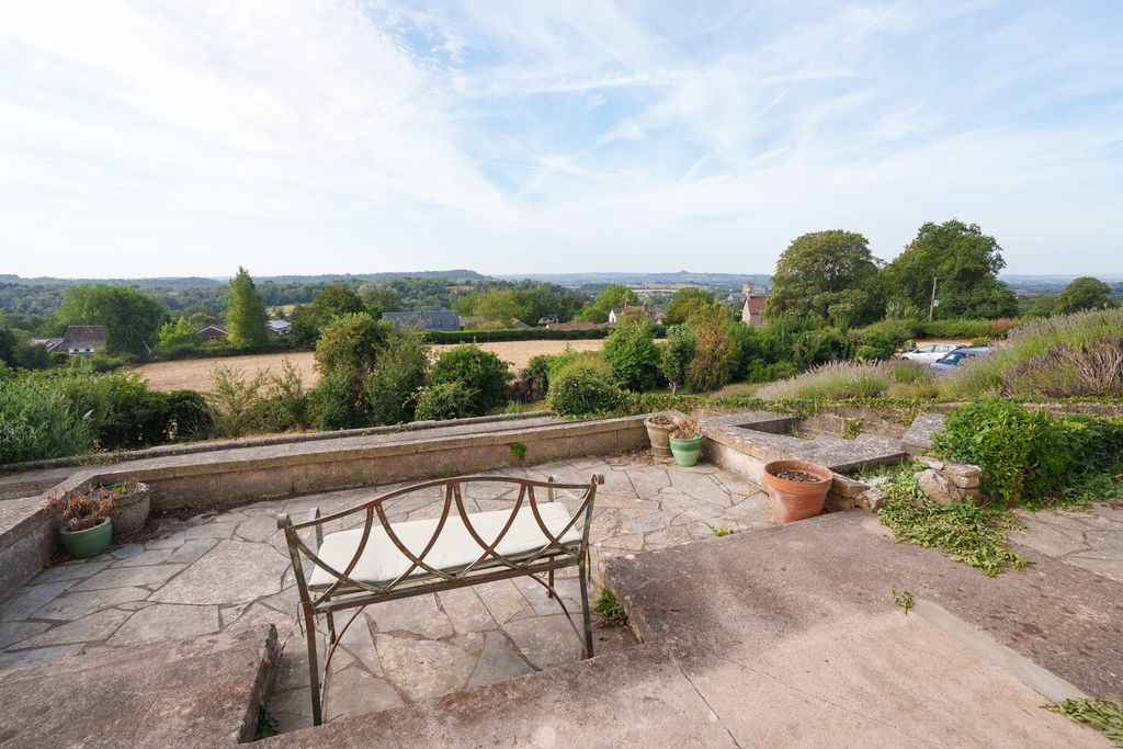 Property photo 2 of 12 5070765