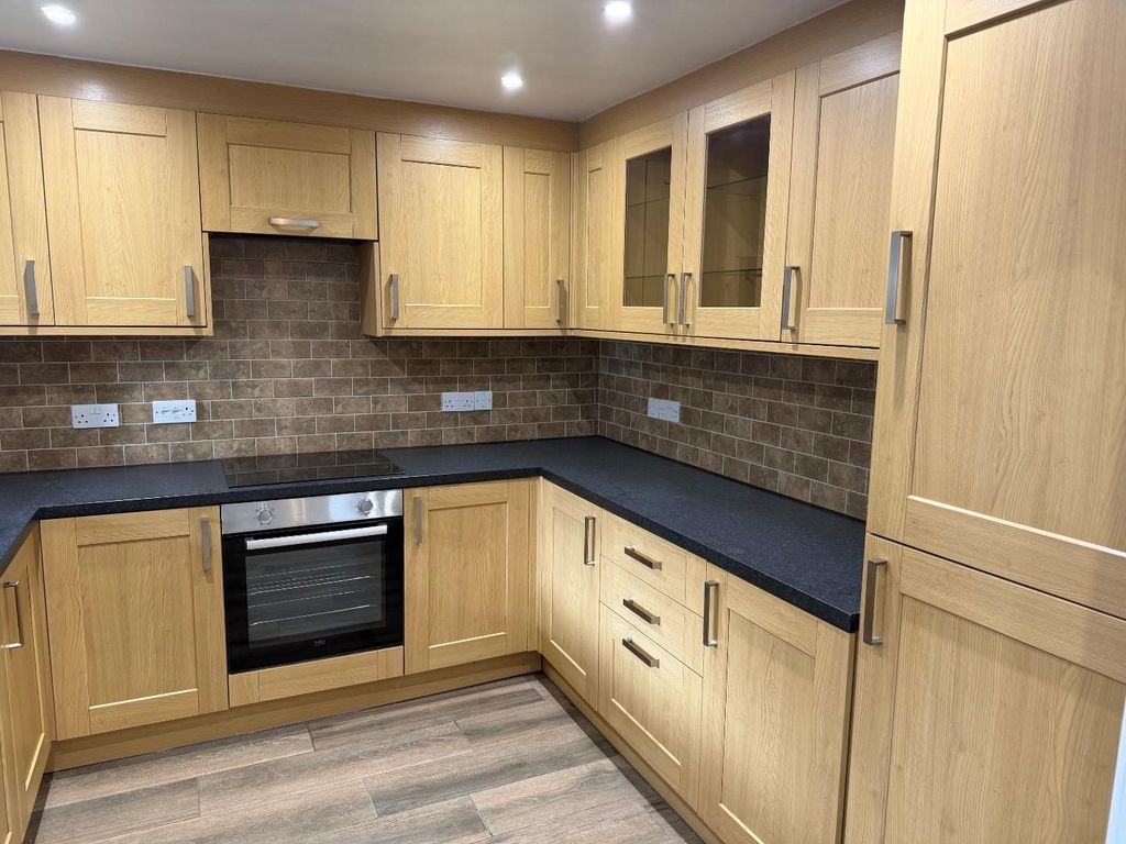 Property photo 1 of 27 Kitchen