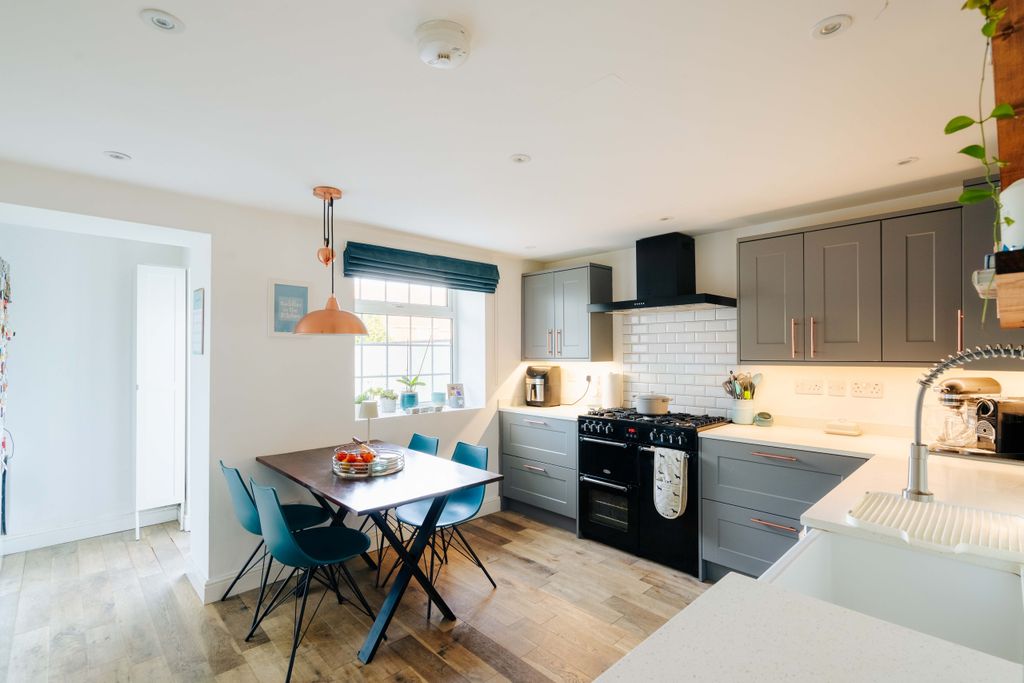 Property photo 3 of 16 13