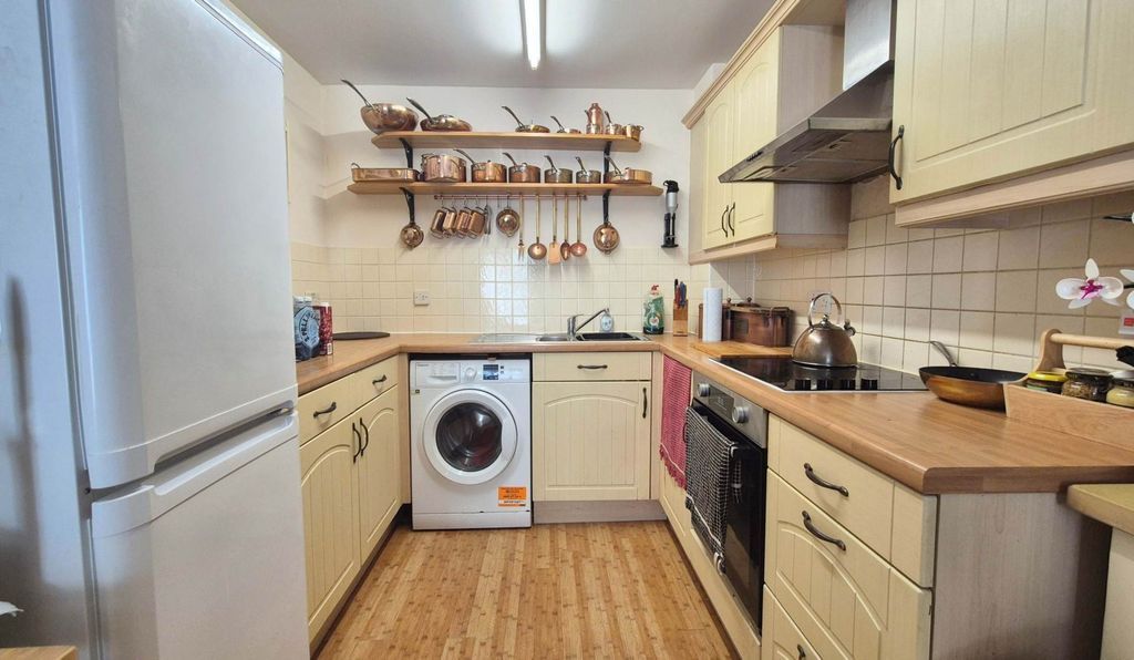 Property photo 3 of 12