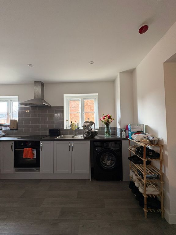 Property photo 3 of 12 Bedroom