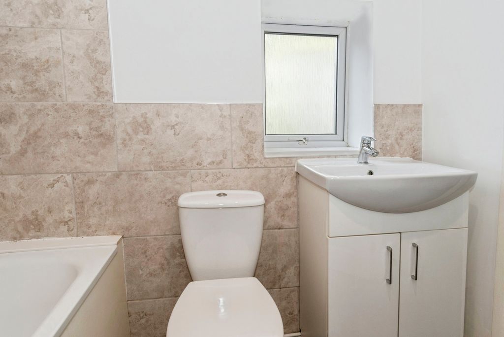 Property photo 3 of 11 Photo