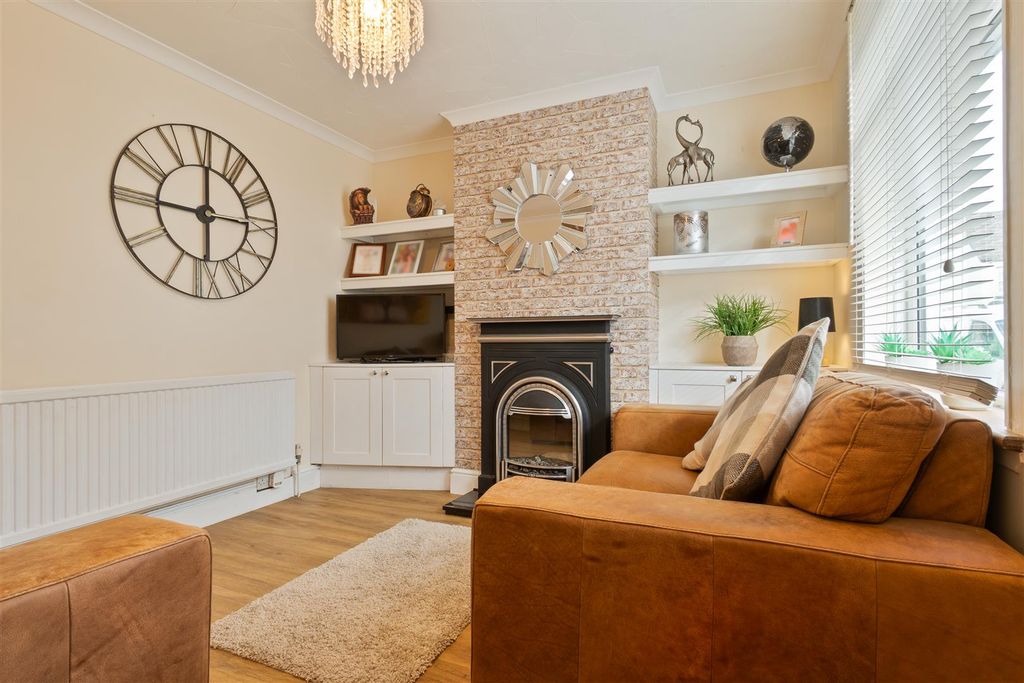 Property photo 3 of 13 Living Room..Jpg