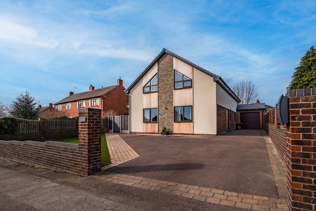 Property photo 1 of 54