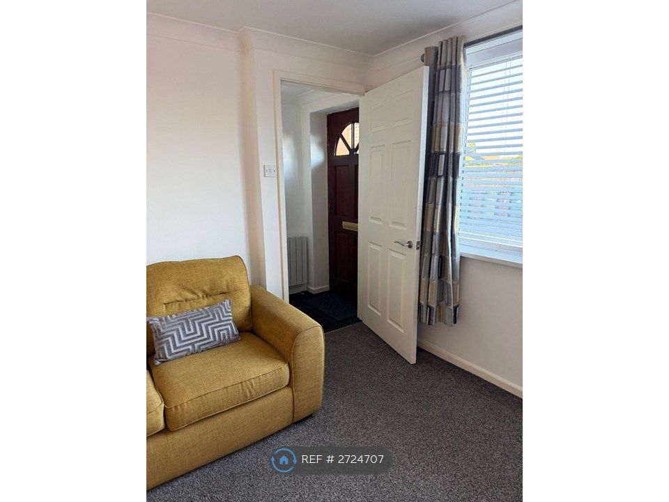 Property photo 2 of 15 Lounge