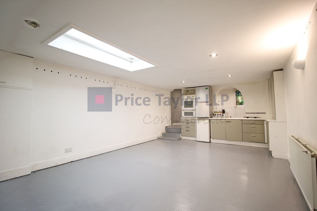 Property photo 1 of 3