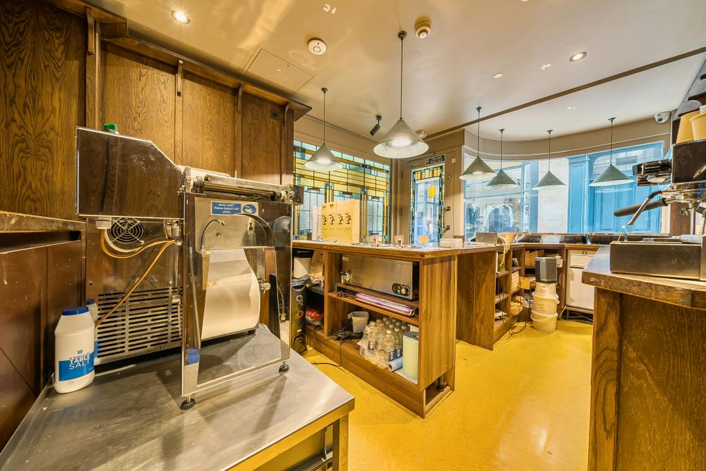 Property photo 3 of 14 1433552-11-69Bd4F41Eedbb.Jpg