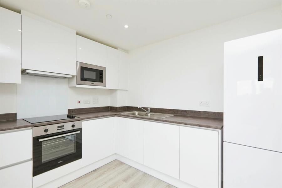 Property photo 3 of 8 Kitchen