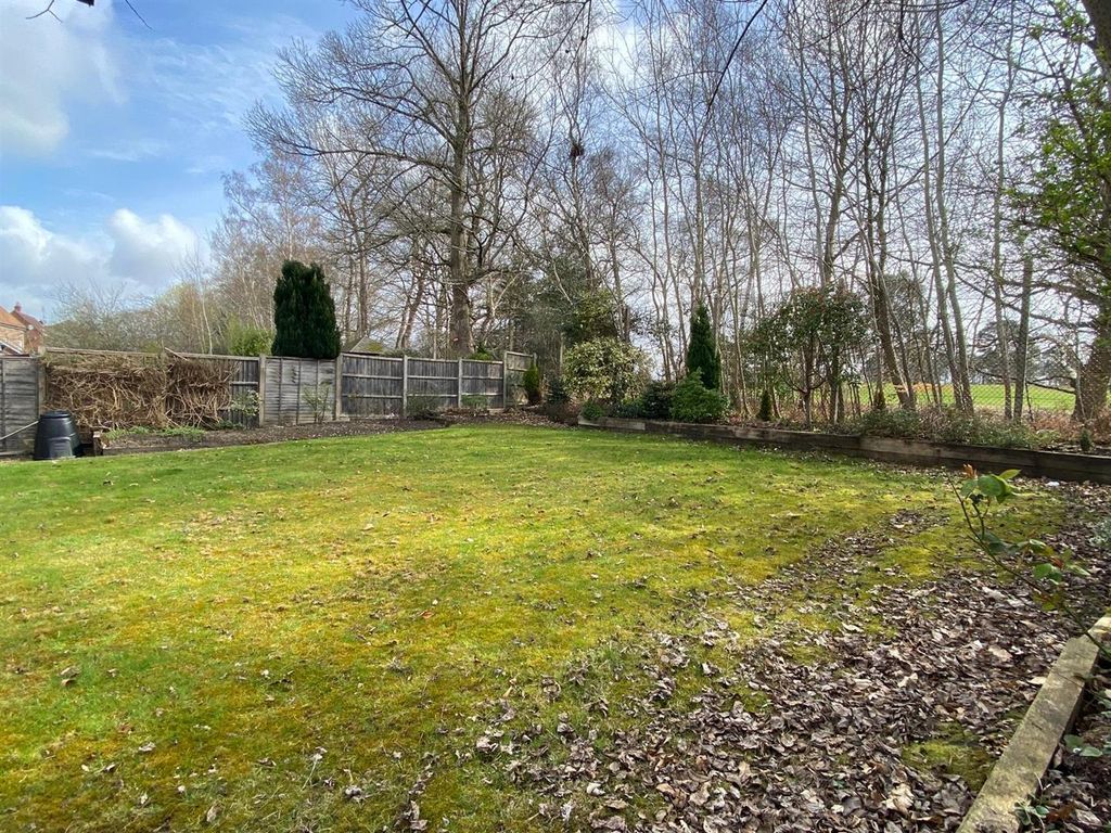 Property photo 2 of 14 Garden