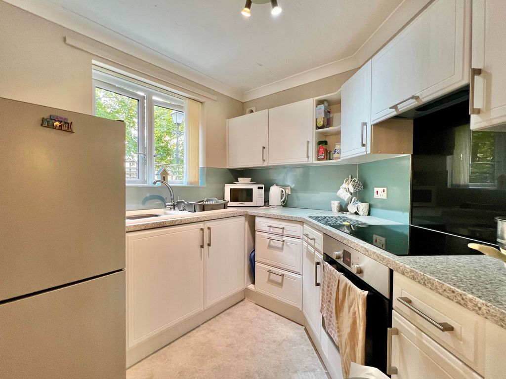 Property photo 3 of 12