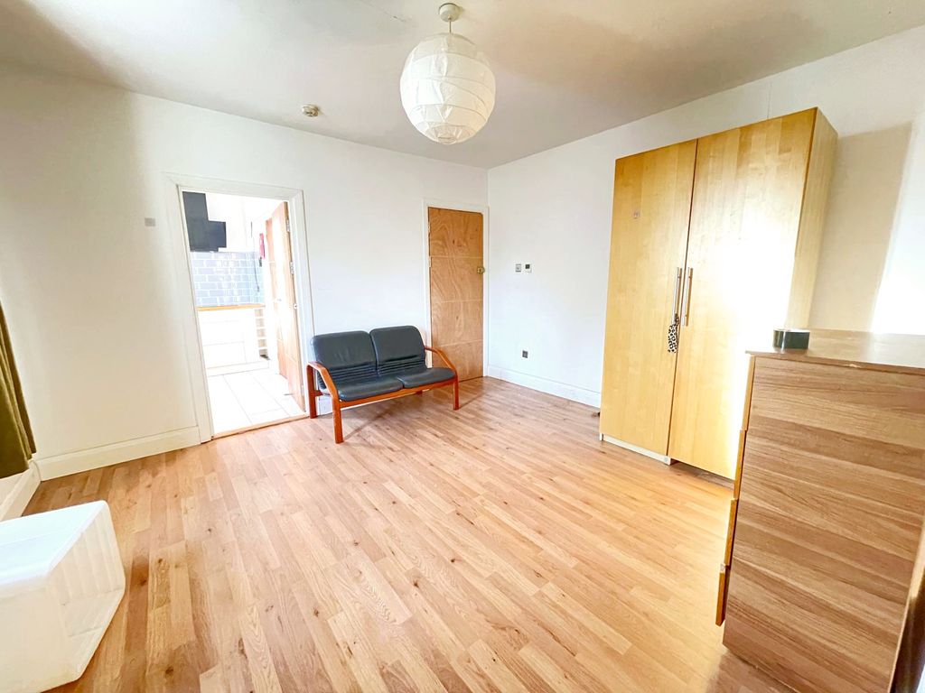 Property photo 2 of 4