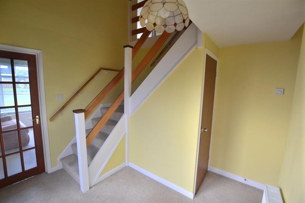 Property photo 2 of 18 Romway (6).Jpg