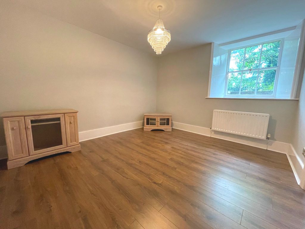 Property photo 2 of 20 Photograph 3