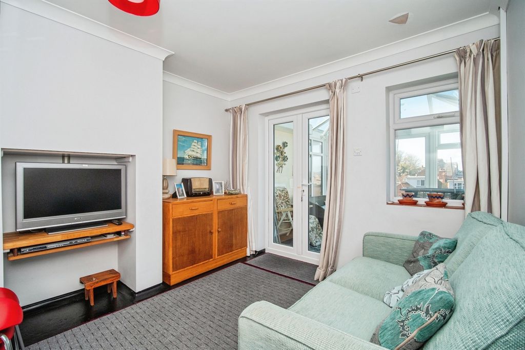 Property photo 2 of 15