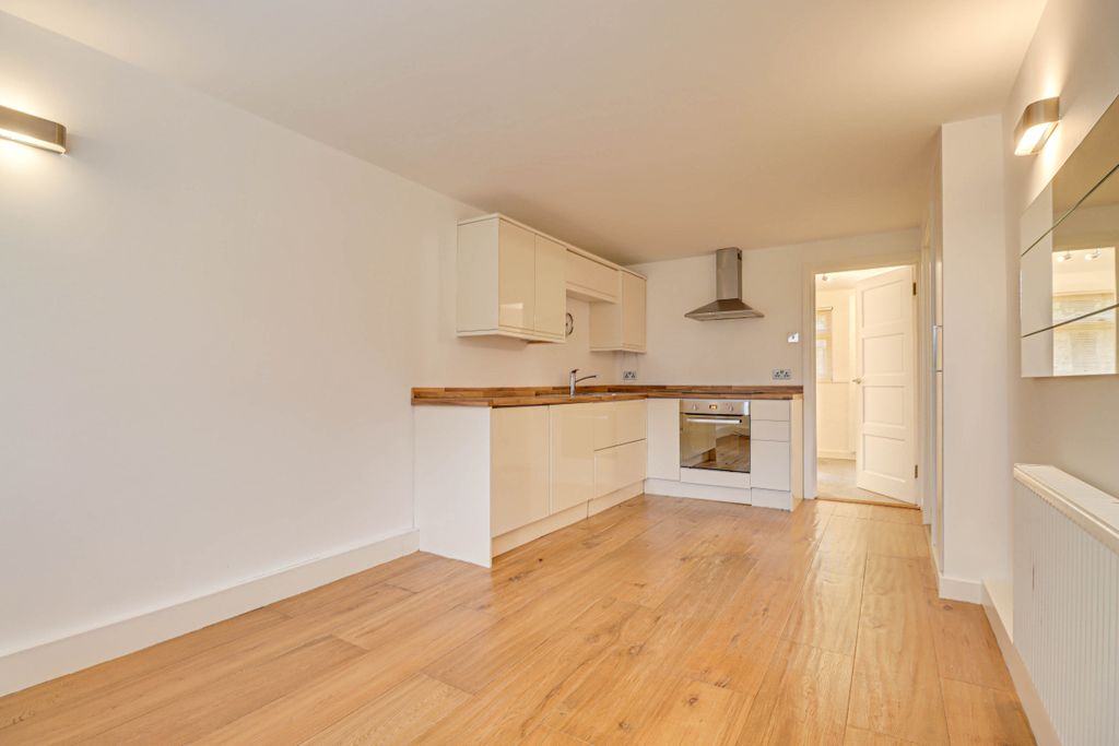 Property photo 2 of 8 Kitchen/Living